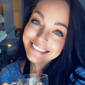 Meet your Posher, Candace